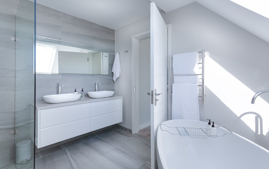 Panele laminowane wodoodporne do łazienki: Stylowe i praktyczne rozwiązanie na podłogę